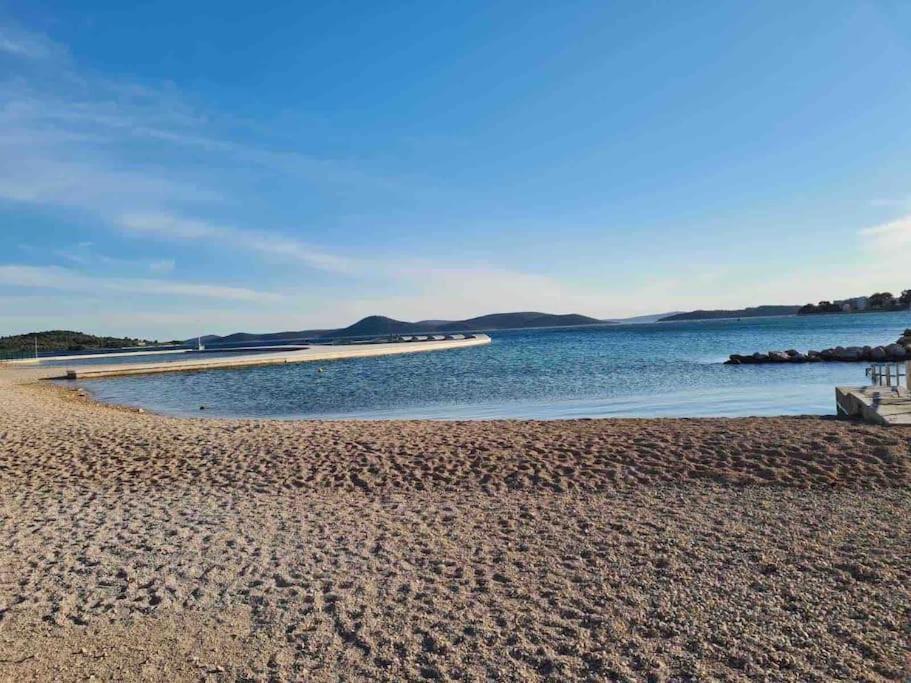 Prostorny Domov V Nejkrasnejsi Casti Chorvatska Apartment Vodice Bagian luar foto