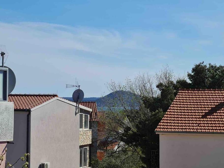 Prostorny Domov V Nejkrasnejsi Casti Chorvatska Apartment Vodice Bagian luar foto