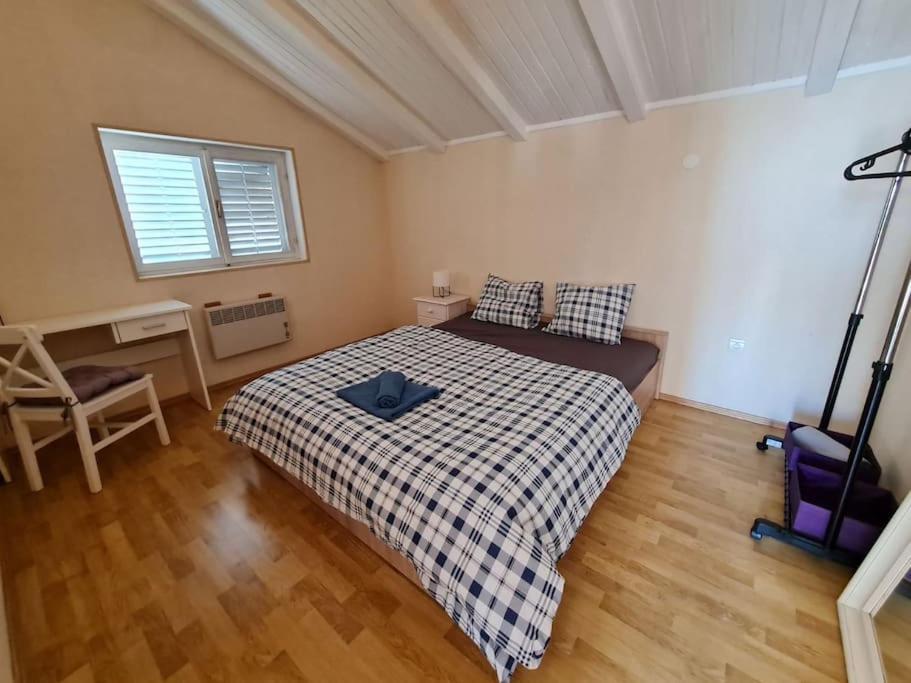 Prostorny Domov V Nejkrasnejsi Casti Chorvatska Apartment Vodice Bagian luar foto
