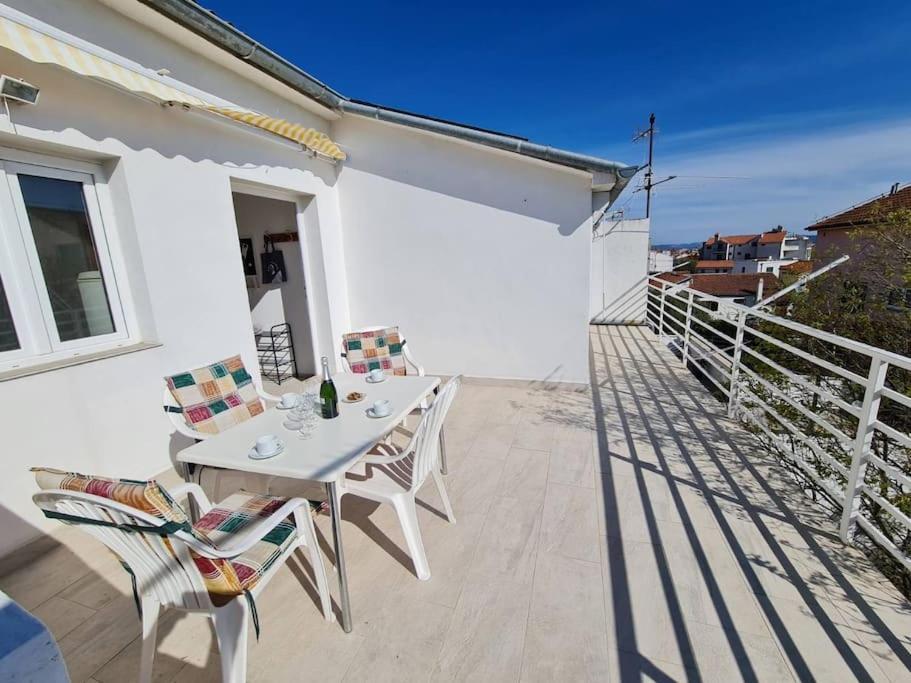 Prostorny Domov V Nejkrasnejsi Casti Chorvatska Apartment Vodice Bagian luar foto