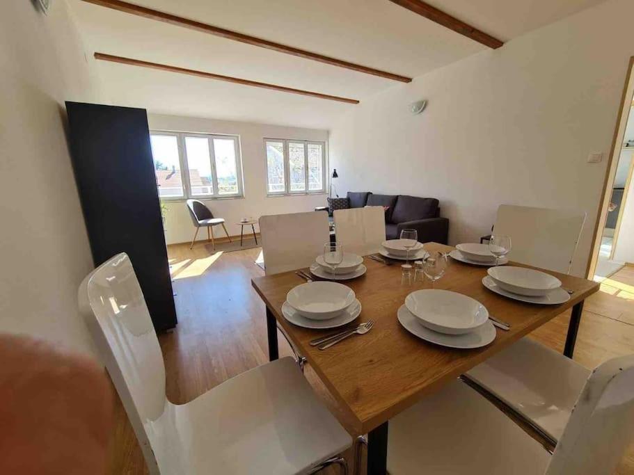 Prostorny Domov V Nejkrasnejsi Casti Chorvatska Apartment Vodice Bagian luar foto